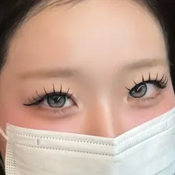 本日空きあります✨フラットラッシュ140本アイシャンプー付🖤【🎀練習モデル・詳細をご確認下さい🎀】