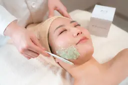 【ハーブ施術の効果を高めるなら】💎プレミアム💎 ヒト幹細胞×ハーブピーリング🌿