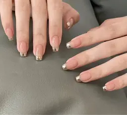 🍑ミラー|オーロラ🪞フレンチネイル【ベース選べる】パーツ2個プレゼント付き