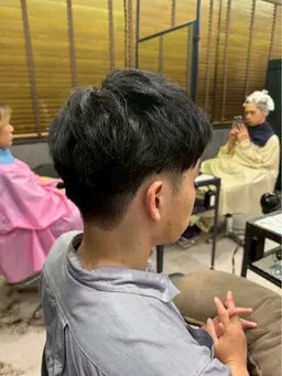 【根本が気になる方へ】カット＋根元リタッチカラー［白髪染め◎］