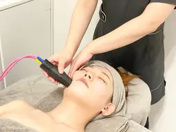 【小顔フェイシャル💆🏻‍♀️】田中みな実さん愛用の炭酸ガスパック＆ヘッドスパ付✨