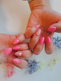 自爪の上のソフトジェルのオフ込みソフトジェルワンカラー+シンプルアート2本(夜20時以降の予約の場合夜料金+500)