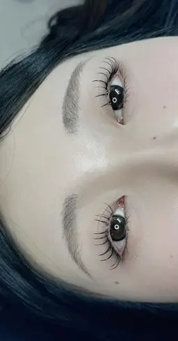 【✨オフ無料✨】🔥話題のロット式まつげパーマ 上のみ(トリートメント付き)➕下40本(毎週の月曜と金曜ご予約不可❣️)