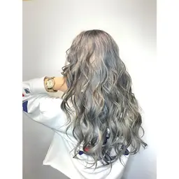 🉐SNSで話題のダメージ軽減✨️ケアブリーチ+水光肌カラー＋うる艶トリートメント