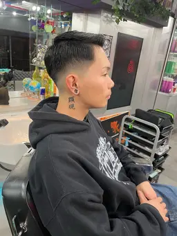 "ミドル"フェードカット+シャンプー+シェービング