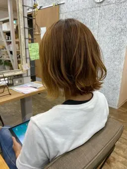 【4月5月,平日,女性限定】似合わせカット+透明感カラーレッスンモデル ブリーチ、ホームカラー履歴の方不可