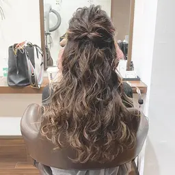 巻き下ろしハーフアップ❣️