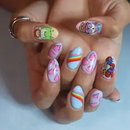 痛ネイル2本+モチーフデザインやり放題(ストーン&パーツ付け放題)