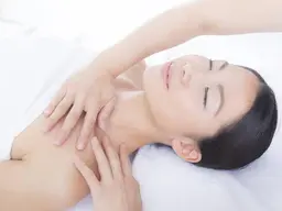 肩凝りリンパマッサージ 40分🌸デコルテ・ヘッドスパ付き❣️短時間でもスッキリ✨