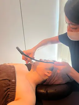 表情筋ケア × フェイスライン調整フェイシャル
