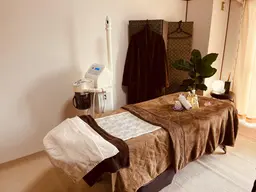 【小顔エステ】60分老廃物ゴリゴリ顔ツボマッサージコース