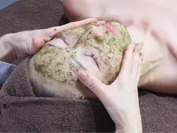 人気No.1‼️3回分クーポン！本気で肌再生したい方！ハーブピーリングFACAL!REVI陶器トリートメント(剥離無し)