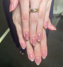 ジェルネイルのオフのみ　￥3000