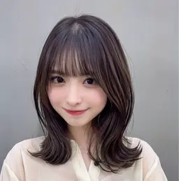 ‼️4月木曜限定‼️くびれ外ハネミディアムカット＋さら艶トリートメント🫧