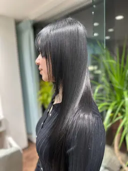 《美髪への手助け》サブリミック髪質改善ストレート