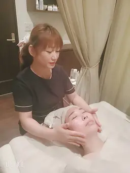 女性フェイシャル