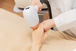 【最新LED脱毛】~指先から二の腕まで~