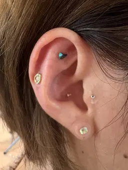 大人気！耳ツボジュエリー💎