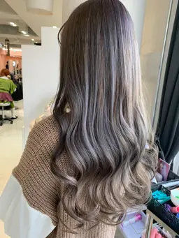 グレージュやミルクティーにオススメ✨アディクシーカラー+ミルボントリートメント✨