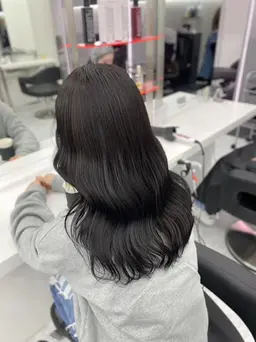 🩶残りづらい特殊な黒染めカラー剤使用✨🩶ワンカラー+オリジナルトリートメント(炭酸Spa付き)