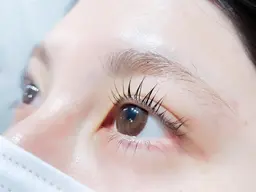 新規⭐️アイブロウWax脱毛+まつげパーマ上のみ【施術1時間】￥6880