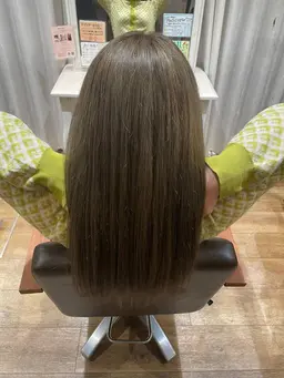 🐨ワンカラー🐨シャンプースタイリング込　イヤリングカラーなど塗り分けがある場合＋¥1100 カラー剤変更＋¥2000