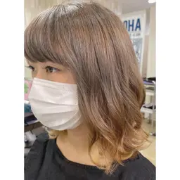 巻き髪ヘアスタイリング