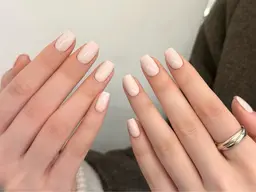 💅【再来　土日祝日の方】美フォルム込み　ハンドワンカラー，ラメグラ、400色以上から選べます❣️