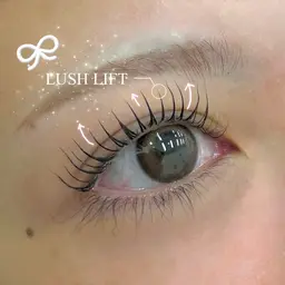 根本からしっかりまつ毛カール🪿