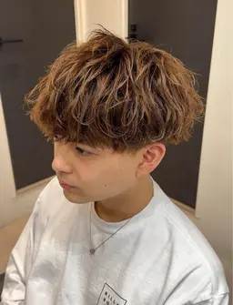 〔派手髪⚡️〕ダブルカラー⚡️〔ブリーチ込み〕+メンズカット✂️