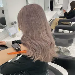 【ミニモ学割】ブリーチリタッチ+オンカラー練習モデル （リタッチ幅2.5cm以内） ※ケアブリーチ使用