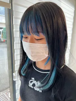 全体カラー+ポイントカラーのメニューです。インナーカラーでも毛先カラーでも🙆‍♀️カット付き