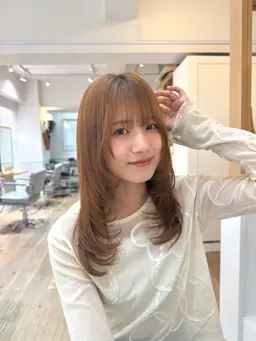 カット（レイヤーカット又は毛先の整え)