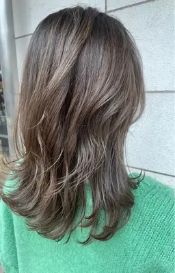 ブリーチ無し🩶透明感カラー🩵➕トリートメント🐬