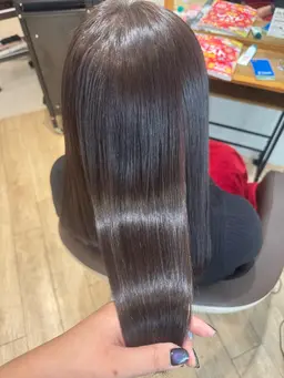 驚きの光沢へ🌈 💕🎶整えカット+酸熱トリートメント