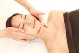 美白ピーリングプラス小顔リンパケア　75分