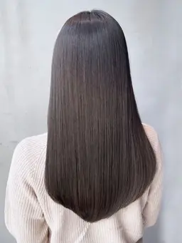 【髪質改善ストレート+カット+Tr💫】広がりを抑えて艶髪へ🌸朝のセットも楽に✨💰¥17380