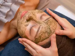 ハーブピーリング🌿剥離なし🌿＜ニキビ、毛穴、黒ずみ、シワ、たるみ＞ヘッドマッサージ付き