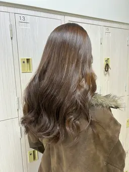 【8日スムーズご案内🐎💖】ナチュラルカラー➕サラツヤトリートメント✨