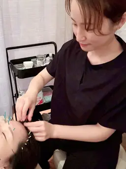 初回限定🌿美容鍼+ヘッドマッサージ付き💆‍♀️女性だけでなく男性からも人気なメニューです💆‍♂️