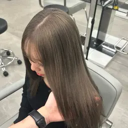 ワンブリーチ+カラー＋艶トリートメント🤍✨️