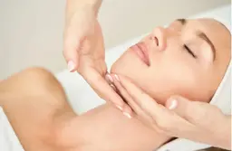 肌悩み改善エステ！フェイシャル➕デコルテ、腕首肩、ヘッドマッサージ付きの豪華エステ✨