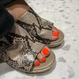 🔥おすすめ🔥【フット】ワンカラー & 足裏角質ケア 👣付け替えオフ無し