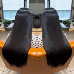 顔まわりレイヤーカット+巻き仕上げ✨⚠️SNSに掲載させていただきますので顔出し撮影が可能な方限定になります！