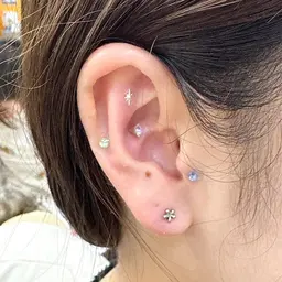 【耳つぼジュエリー6粒🐮🤍🫧】