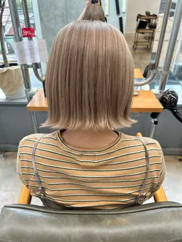 カット+全頭ブリーチ+オンカラー⭐️リタッチのみもOK👍