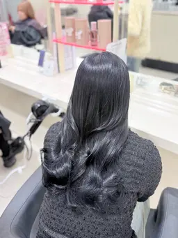 【ナチュラルな艶髪💫】ブリーチ無しで叶える暗髪ワンカラー🦦🤍