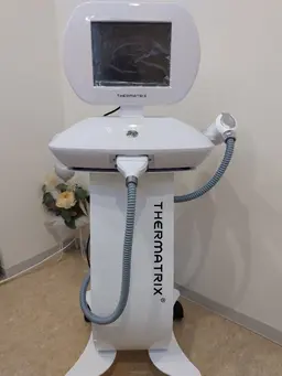 メンズ向け　毛穴ケア&美容機器サーマトリックスでたるみ予防　オプションで眉毛（wax脱毛とカット）も可能