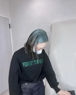 ポイントデザインカラー（ブリーチ）＋高級カラー⚫︎