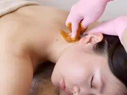 【うなじミックス脱毛】自分では処理しにくい首元をすっきり整え、後ろ姿まで美しく✨【シュガーリング×光脱毛】